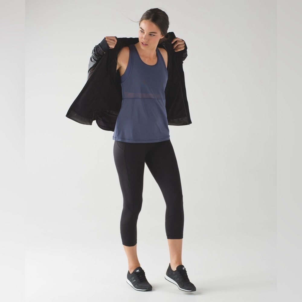 EUC Lululemon Fast As Light 2-In-1 Tank
*Greyvy Sz 6 - Picture 3 of 16